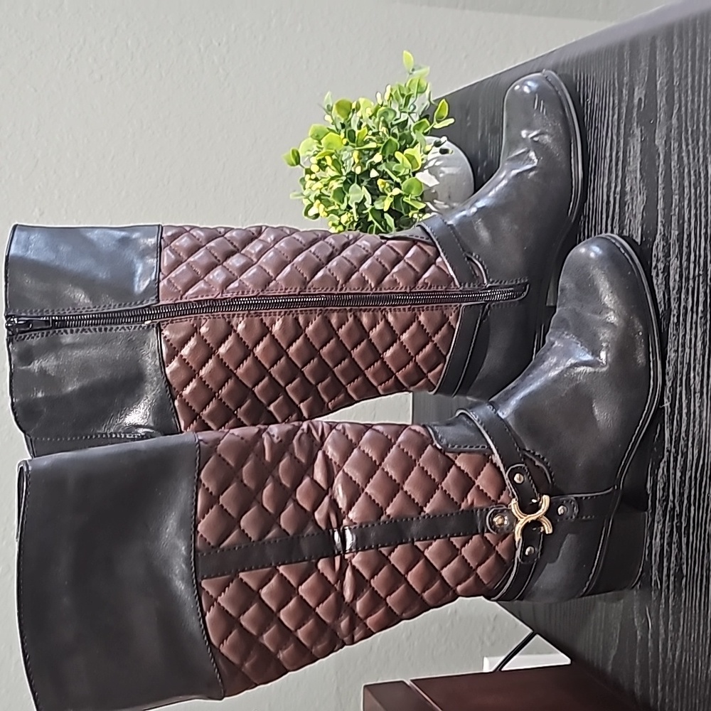 Two tone boots 👢